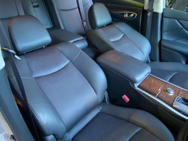 Nissan FUGA 2010-01 9524-8