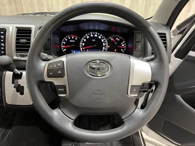 Toyota HIACE VAN 2019-07 182097-24