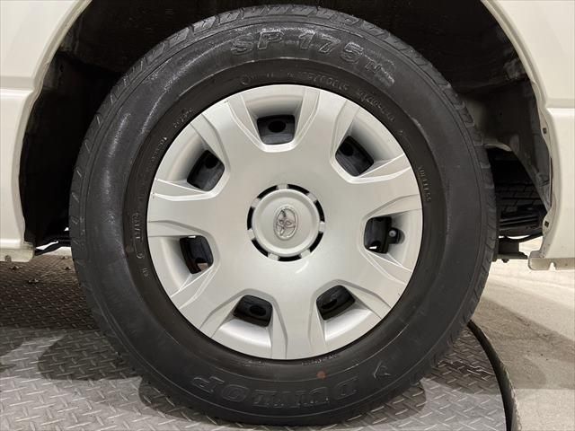 Toyota HIACE VAN 2019-07 182097-15