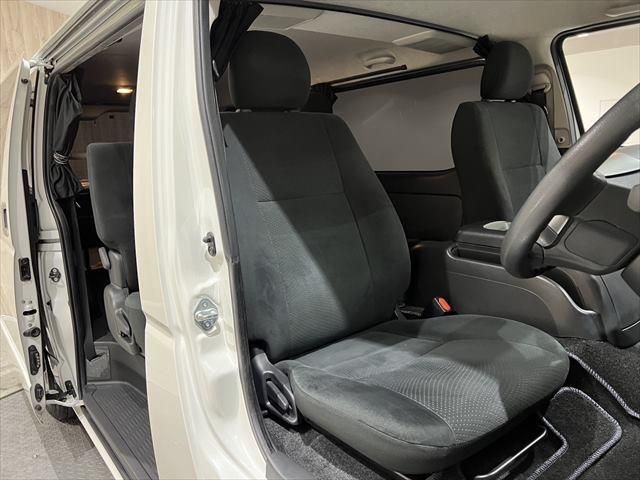 Toyota HIACE VAN 2019-07 182097-19