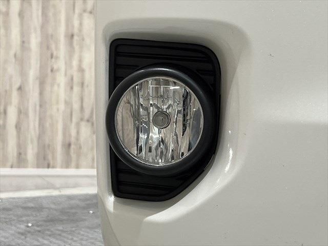 Toyota HIACE VAN 2019-07 182097-10