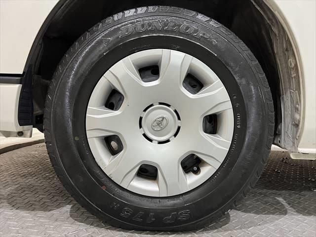 Toyota HIACE VAN 2019-07 182097-14