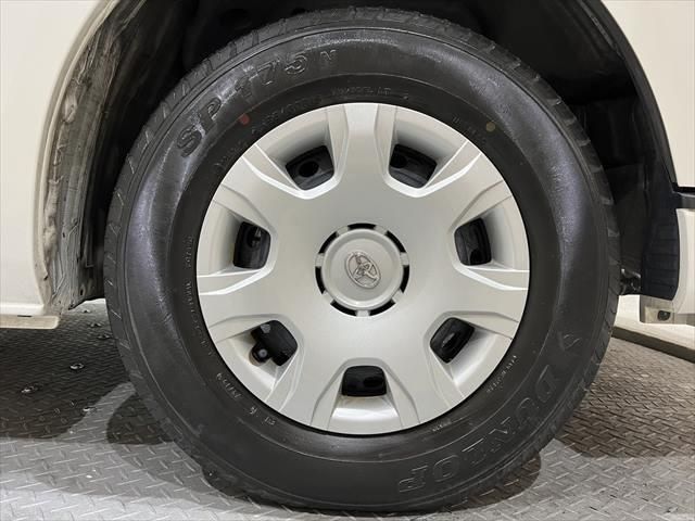 Toyota HIACE VAN 2019-07 182097-17