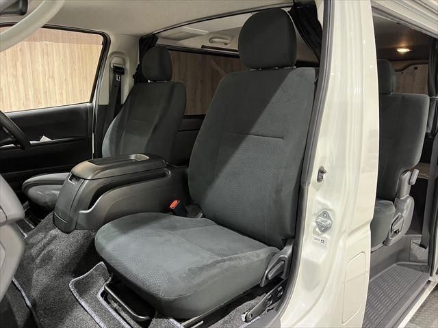 Toyota HIACE VAN 2019-07 182097-21