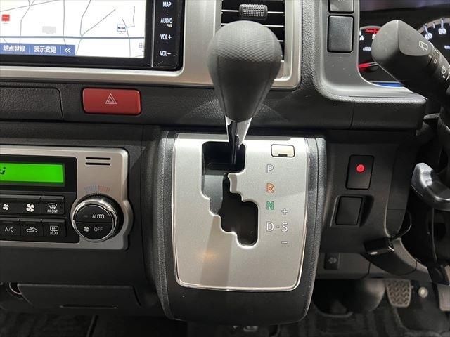 Toyota HIACE VAN 2019-07 182097-25