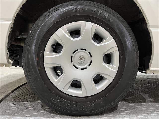 Toyota HIACE VAN 2019-07 182097-16