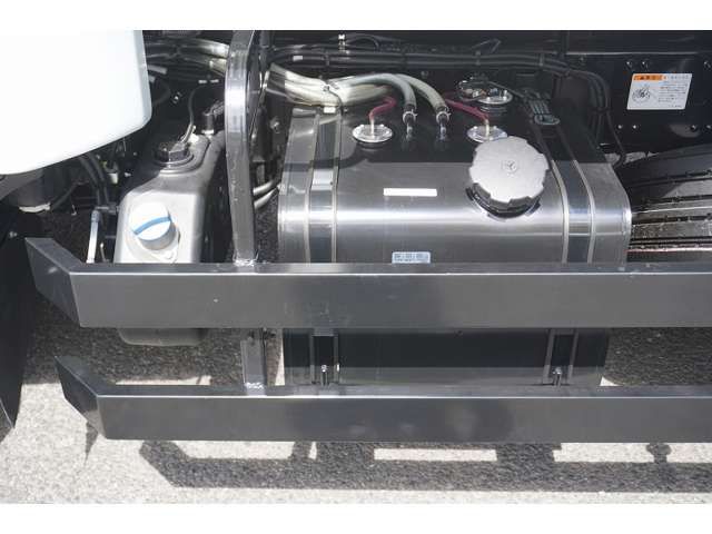 MITSUBISHI FUSO Fighter 2023-04 11483-17
