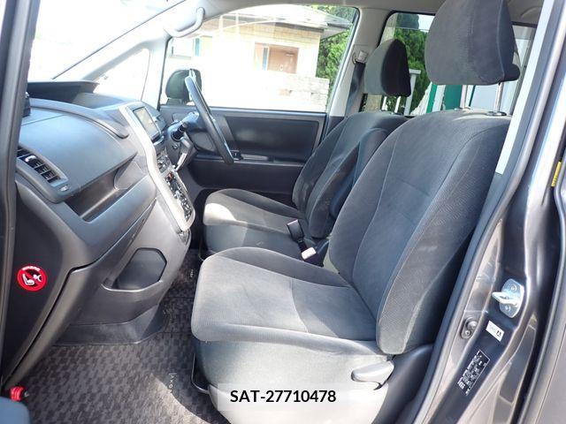 Toyota VOXY 2011-12 349615-9
