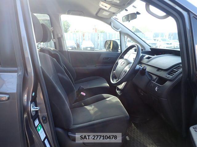 Toyota VOXY 2011-12 349615-7