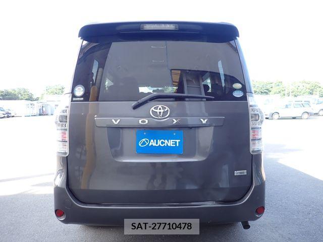 Toyota VOXY 2011-12 349615-5