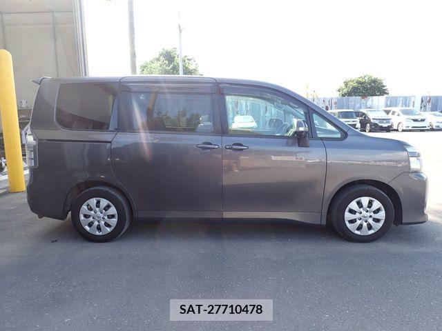 Toyota VOXY 2011-12 349615-4