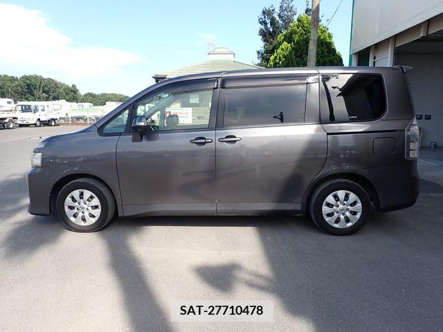 Toyota VOXY 2011-12 349615-6