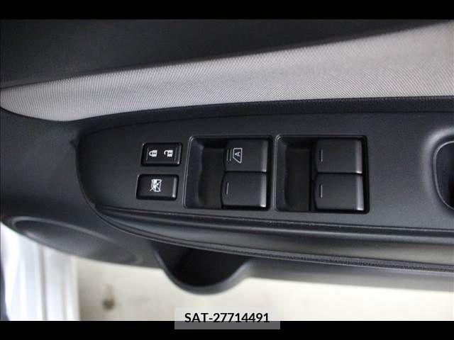 Nissan NOTE 2018-10 279963-12