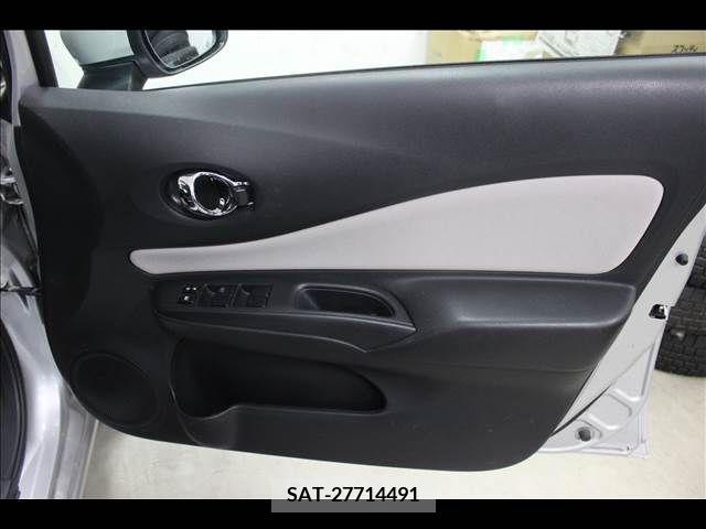 Nissan NOTE 2018-10 279963-11