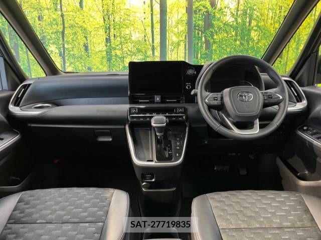 Toyota VOXY 2023-10 289031-1