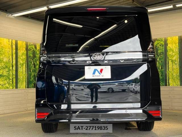 Toyota VOXY 2023-10 289031-16