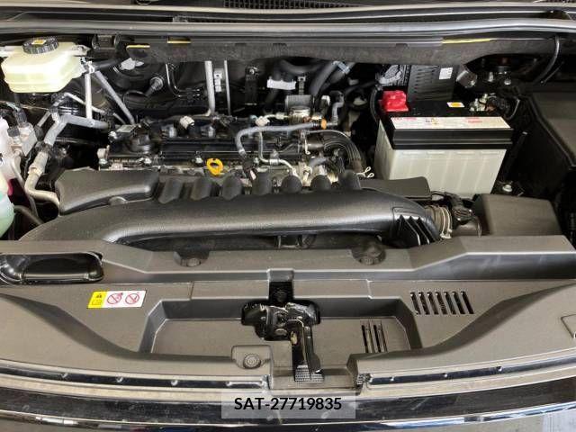 Toyota VOXY 2023-10 289031-18