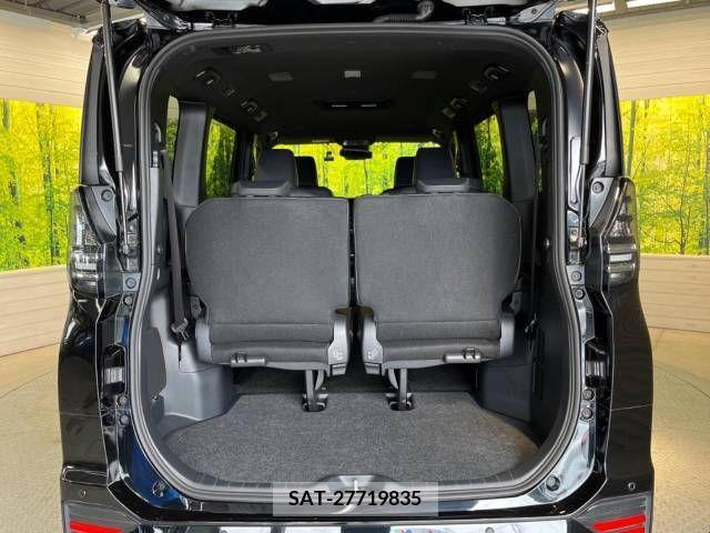 Toyota VOXY 2023-10 289031-11