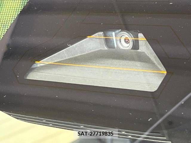 Toyota VOXY 2023-10 289031-3