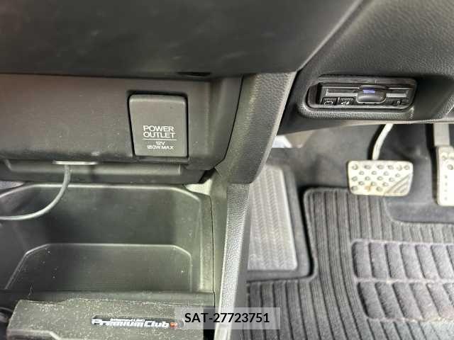 Honda FIT HYBRID 2013-11 269666-7