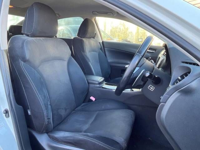 Lexus IS 2011-01 195071-9
