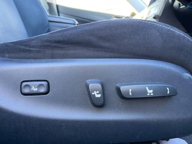 Lexus IS 2011-01 195071-5