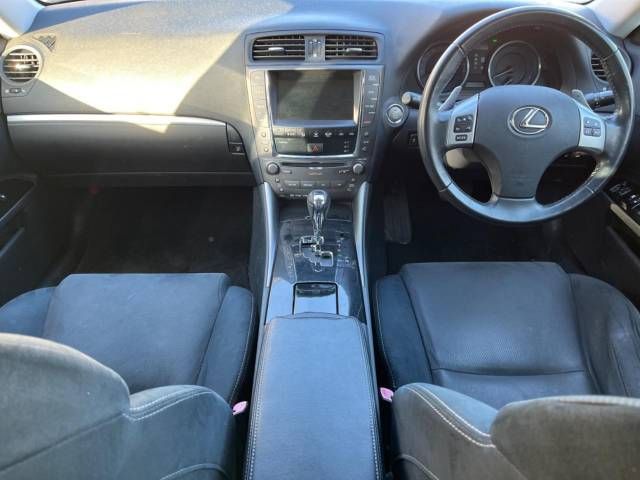 Lexus IS 2011-01 195071-1