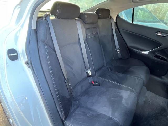 Lexus IS 2011-01 195071-10