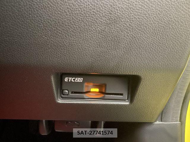 Suzuki SWIFT 2020-10 369042-21