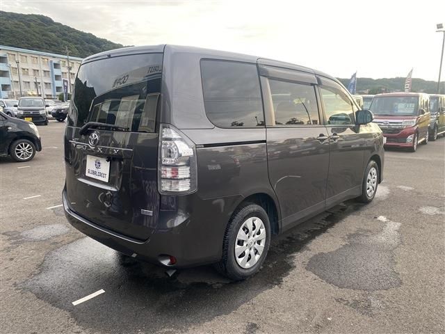 Toyota VOXY 2011-02 188285-2