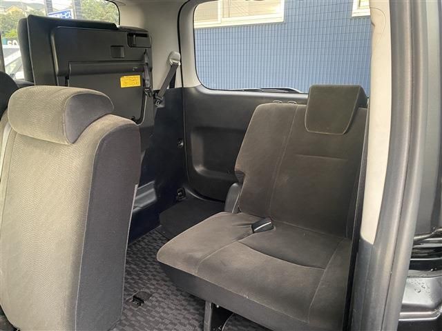 Toyota VOXY 2011-02 188285-5