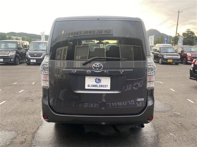 Toyota VOXY 2011-02 188285-12
