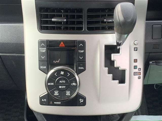 Toyota VOXY 2011-02 188285-28