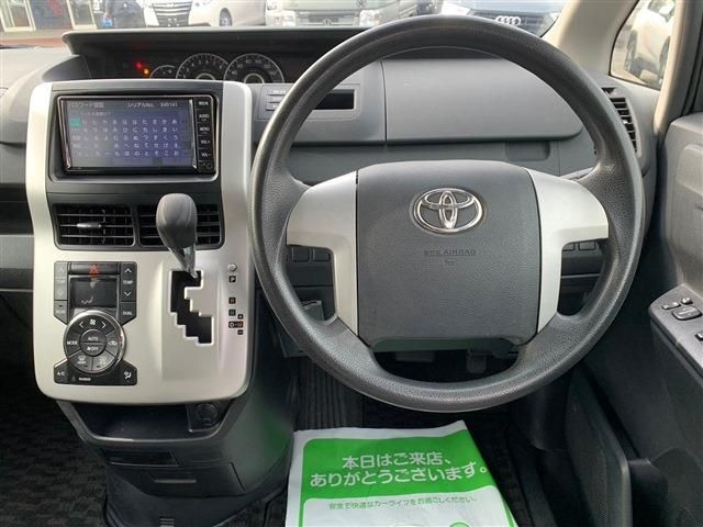 Toyota VOXY 2011-02 188285-23