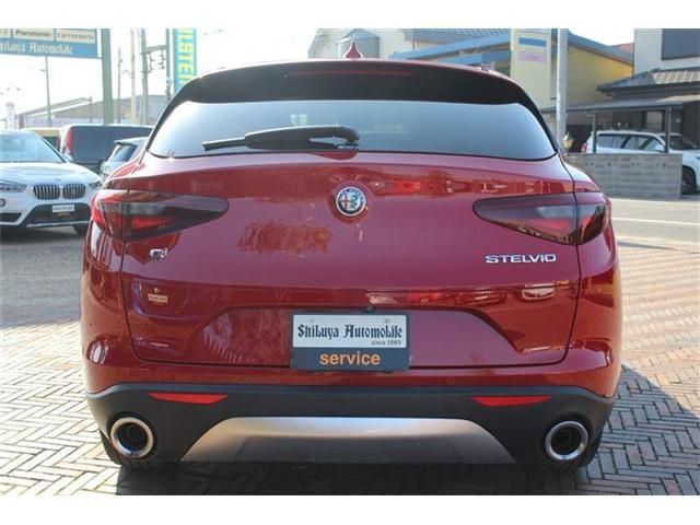 ALFA ROMEO STELVIO 2019-05 19143-4