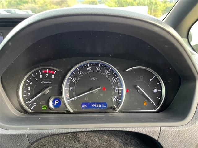 Toyota ESQUIRE 2016-05 194853-27