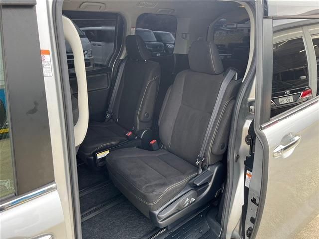 Toyota ESQUIRE 2016-05 194853-3