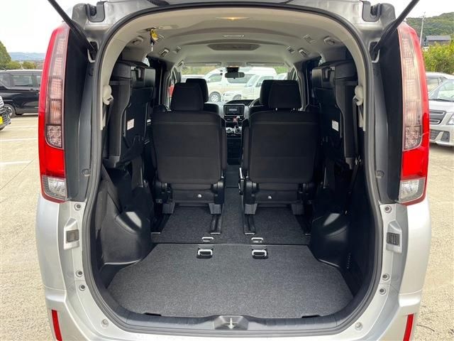 Toyota ESQUIRE 2016-05 194853-6