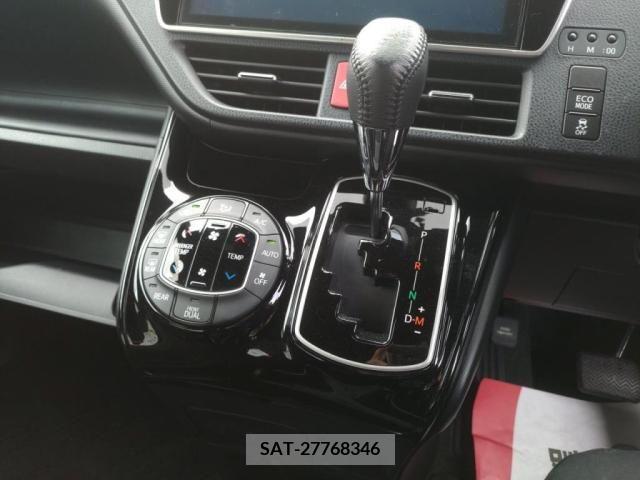 Toyota VOXY 2017-10 255630-19