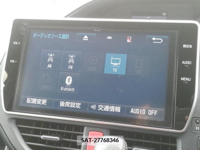 Toyota VOXY 2017-10 255630-17