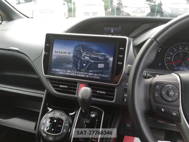 Toyota VOXY 2017-10 255630-16