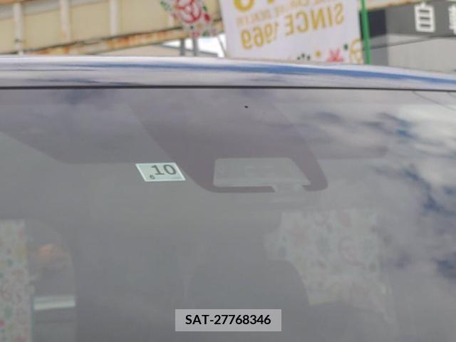 Toyota VOXY 2017-10 255630-11