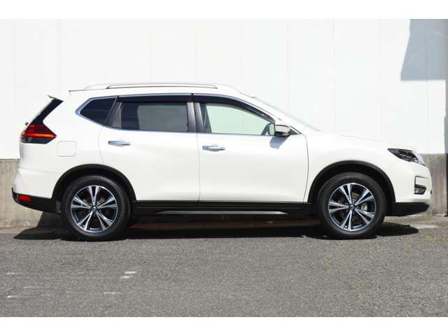 Nissan X-TRAIL 2019-03 12038-1