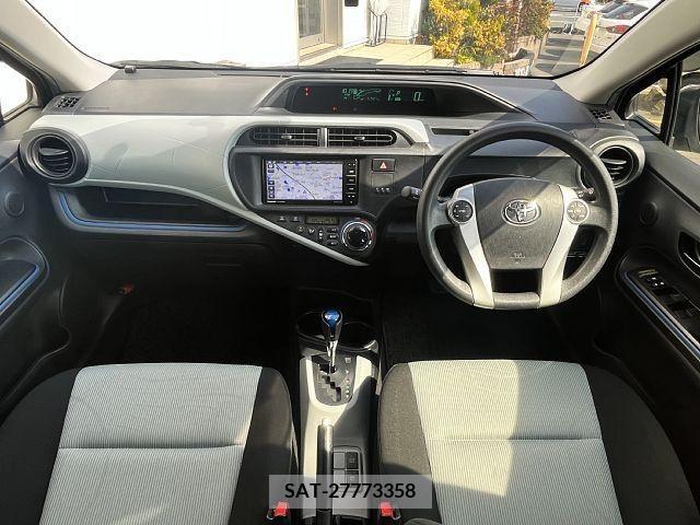 Toyota AQUA 2013-06 217840-1