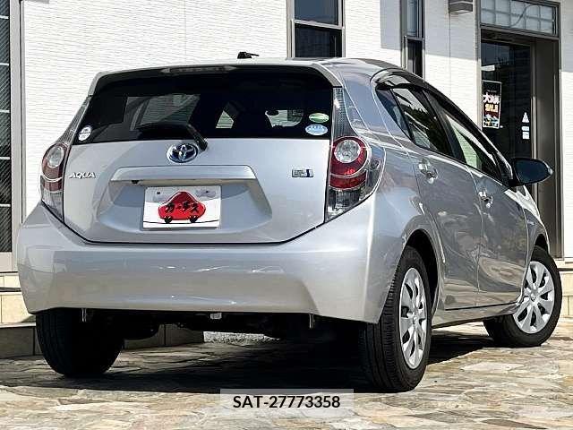 Toyota AQUA 2013-06 217840-2