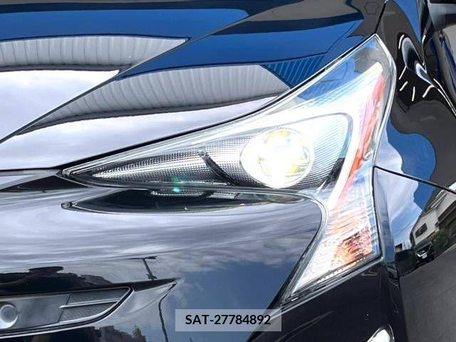 Toyota PRIUS 2017-06 330610-12
