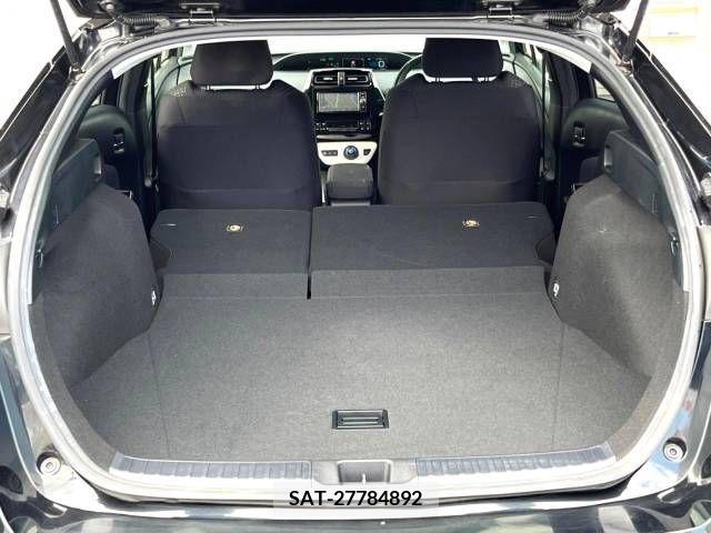 Toyota PRIUS 2017-06 330610-10