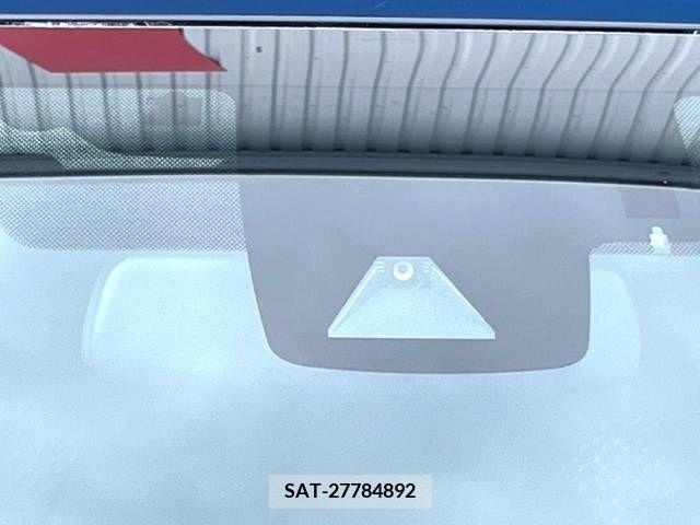 Toyota PRIUS 2017-06 330610-2