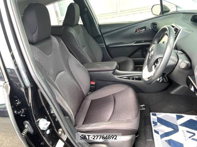Toyota PRIUS 2017-06 330610-8