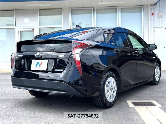Toyota PRIUS 2017-06 330610-17
